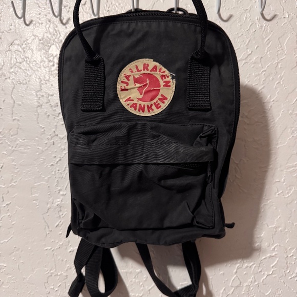 Fjallraven Kanken mini backpack - Picture 1 of 4